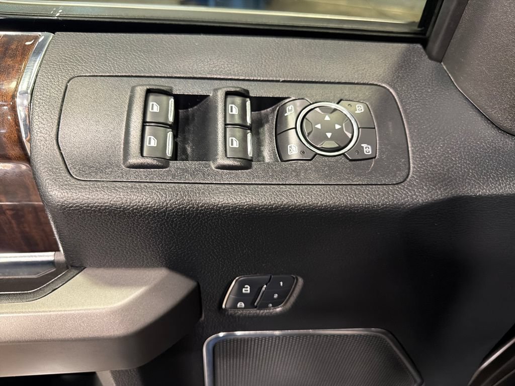 Used 2017 Ford F150 Platinum w/ Equipment Group 701A Luxury AWD/4WD image 15
