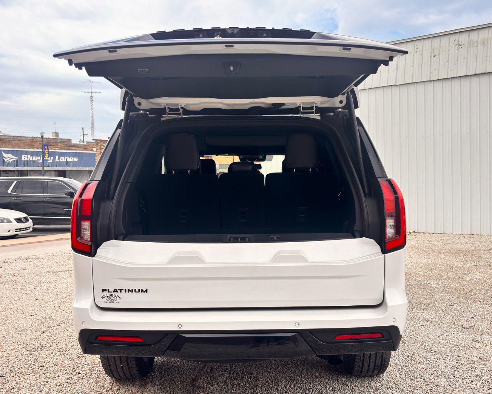Certified 2025 Ford Expedition Platinum w/ Stealth Appearance Package image 6