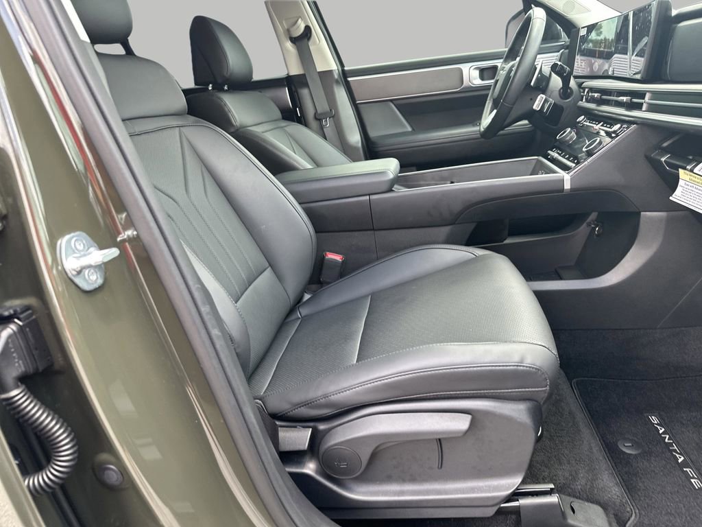 Used 2025 Hyundai Santa Fe SEL FWD image 29