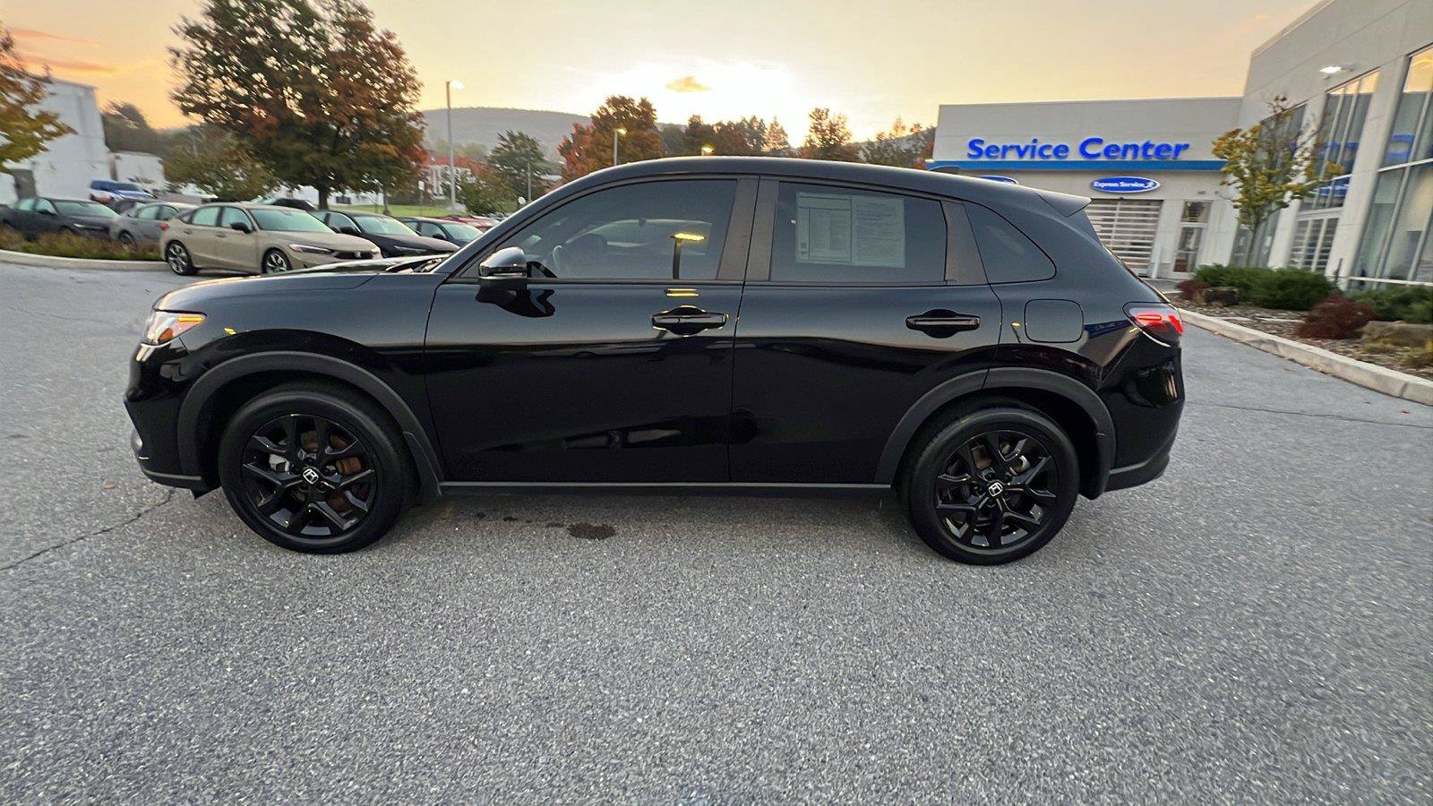 Used 2023 Honda HR-V Sport image 7