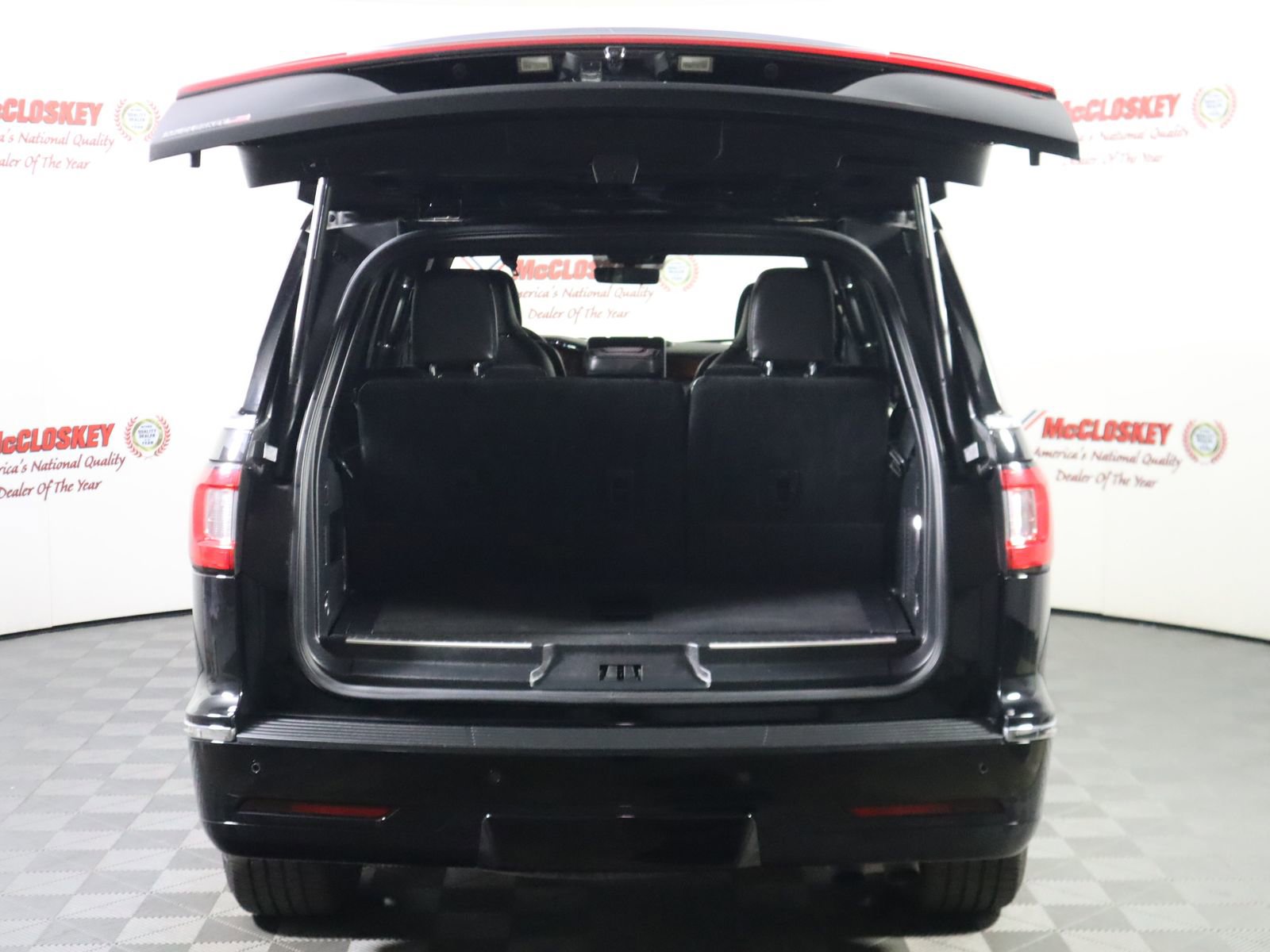 Used 2018 Lincoln Navigator Reserve w/ Technology Package AWD/4WD image 12