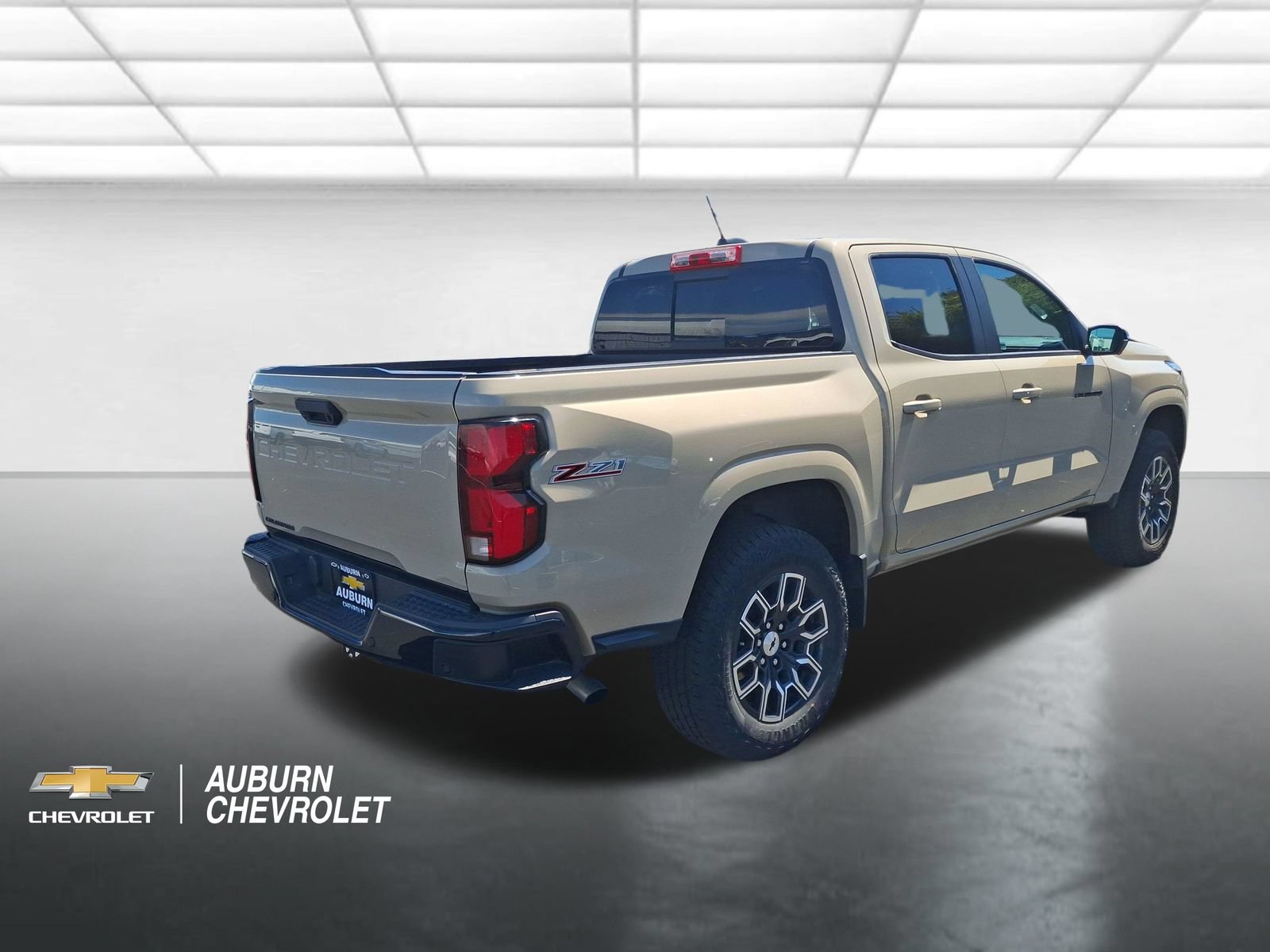 Certified 2023 Chevrolet Colorado Z71 w/ Z71 Convenience Package 2 AWD/4WD image 3