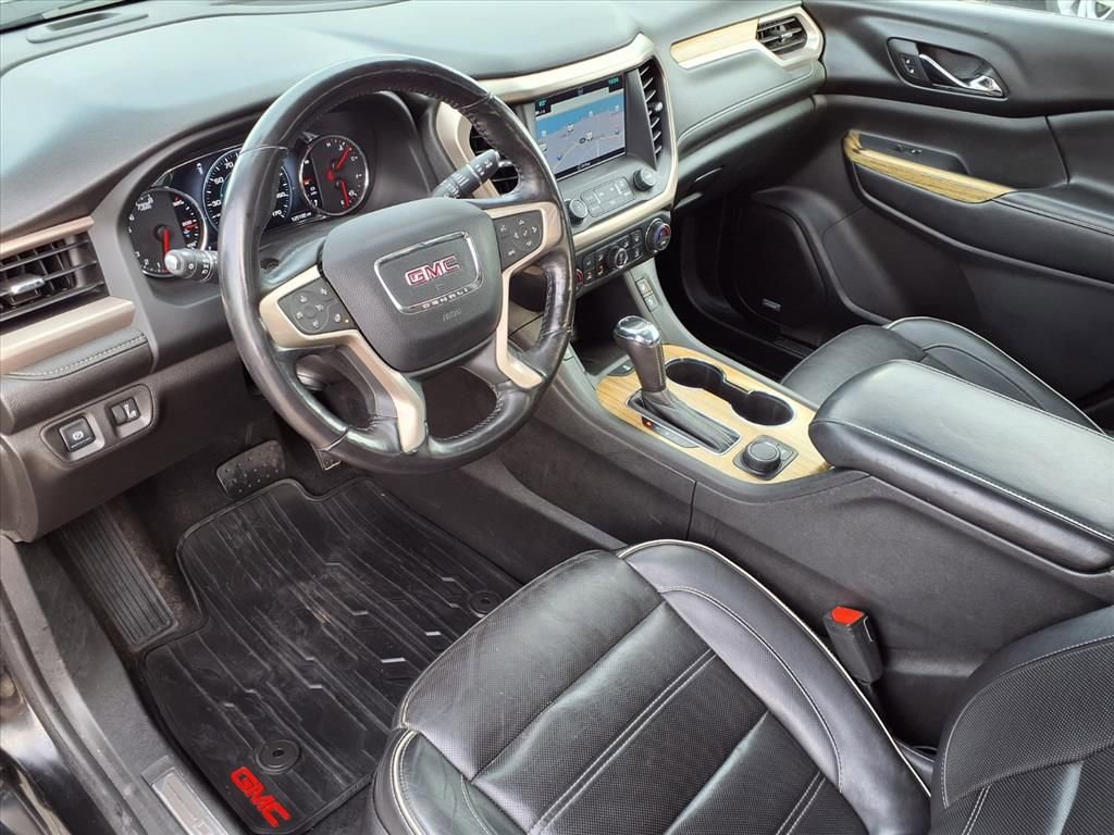 Used 2018 GMC Acadia Denali w/ Technology Package image 4