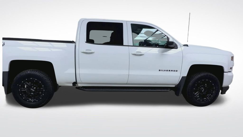 Used 2017 Chevrolet Silverado 1500 LT w/ All Star Edition image 9
