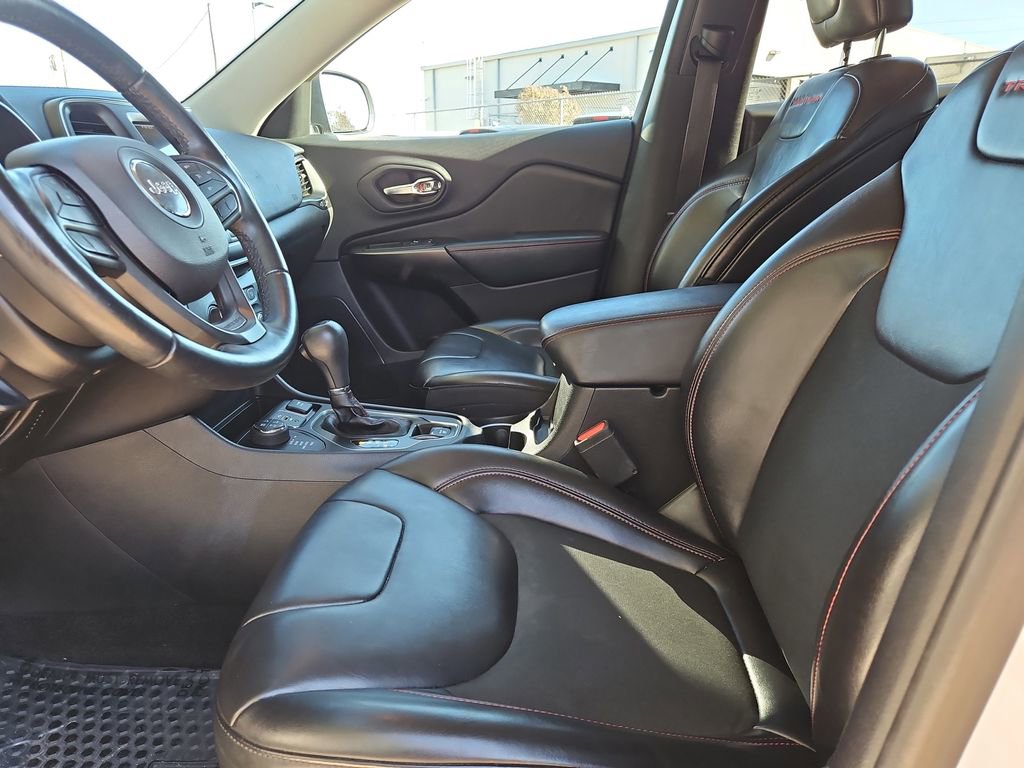 Used 2019 Jeep Cherokee Trailhawk w/ Trailer Tow Group image 15