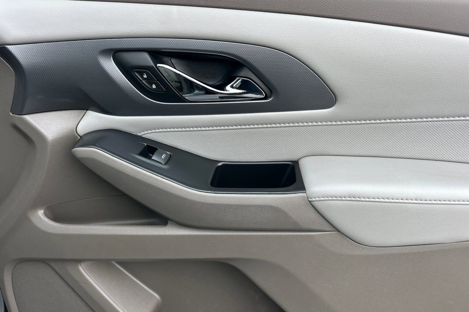 Used 2021 Chevrolet Traverse Premier w/ LPO, Floor Liner Package image 21