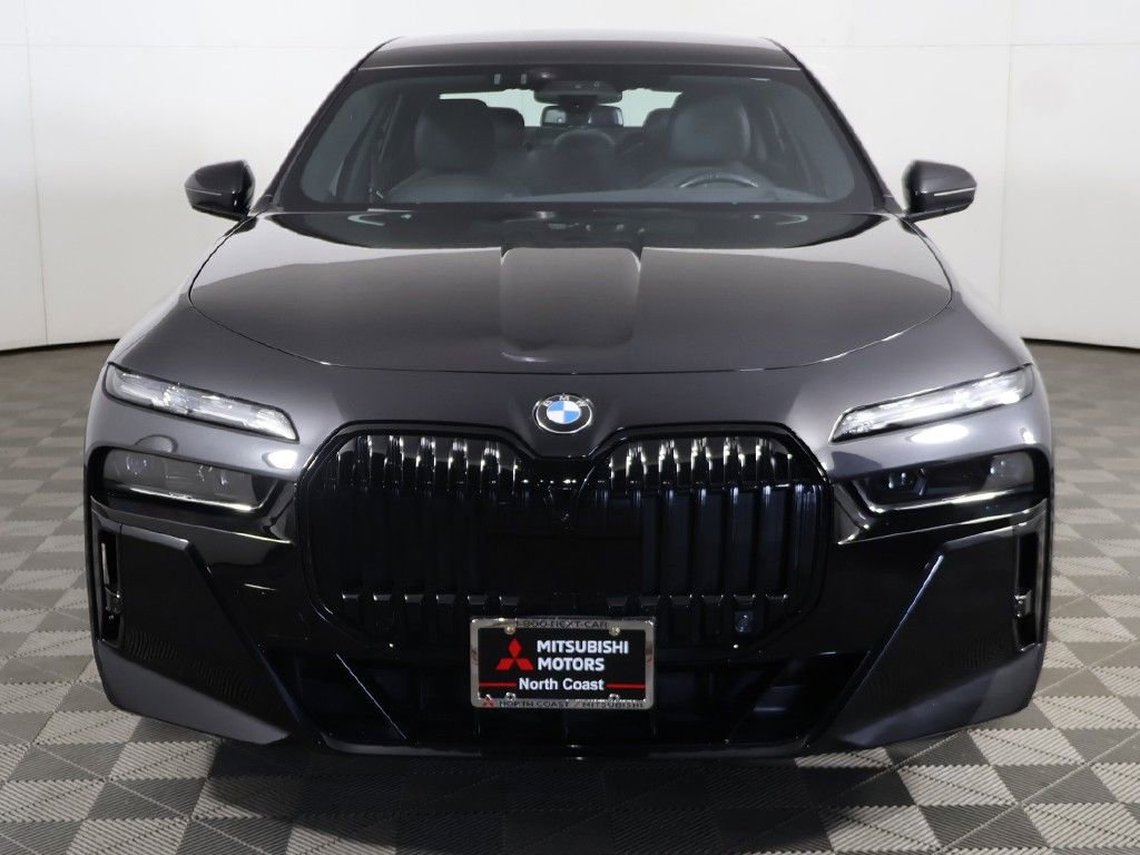 Used 2023 BMW 760i xDrive w/ Executive Package AWD/4WD image 16