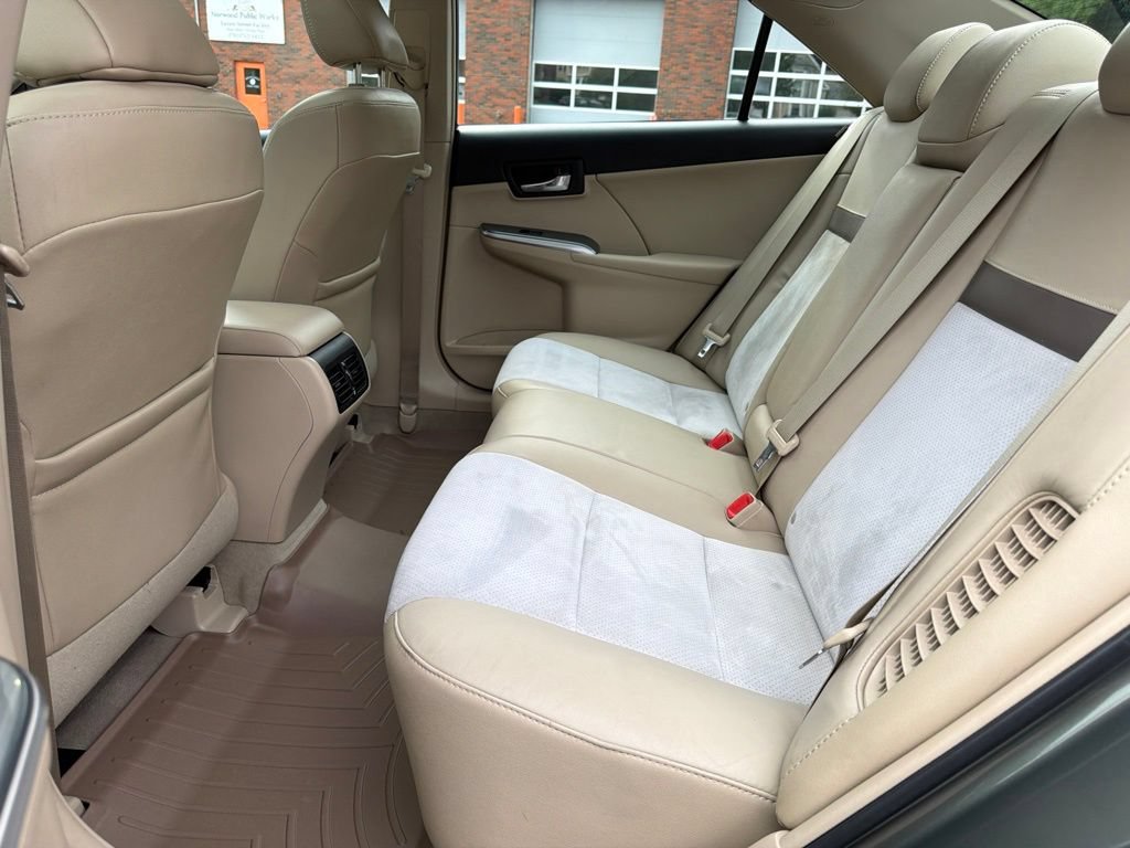 Used 2012 Toyota Camry XLE w/ Leather Pkg FWD image 28
