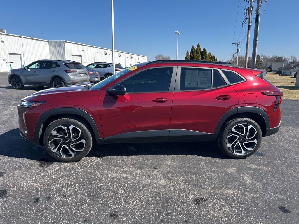 Used 2024 Chevrolet Trax RS w/ Sunroof Package image 6