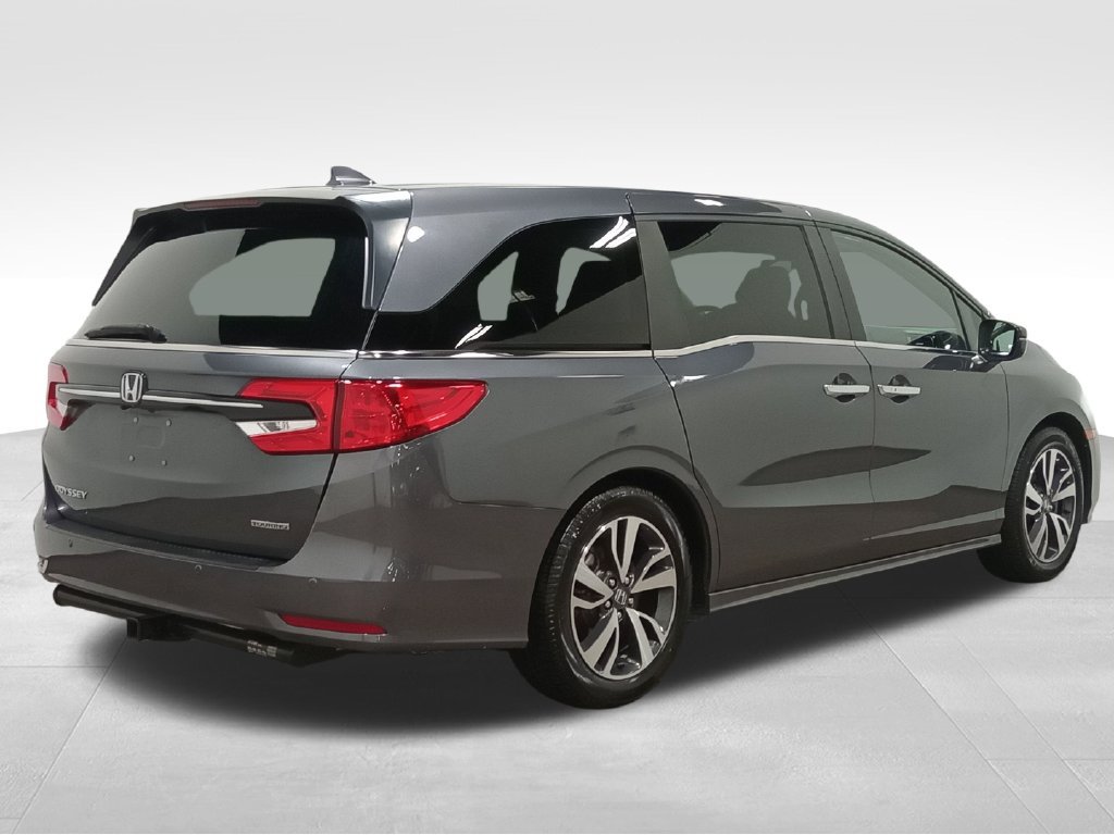 Used 2024 Honda Odyssey Touring image 3