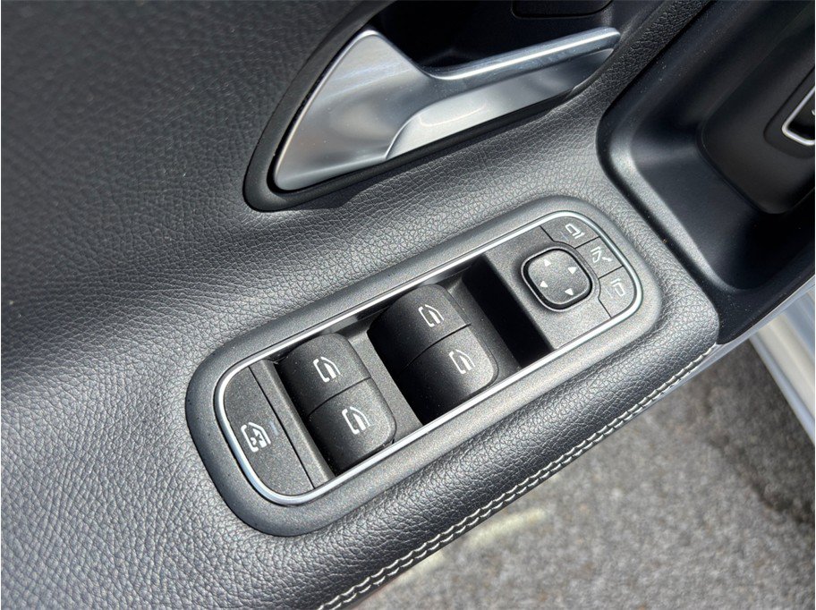 Used 2023 Mercedes-Benz CLA 250 4MATIC image 23