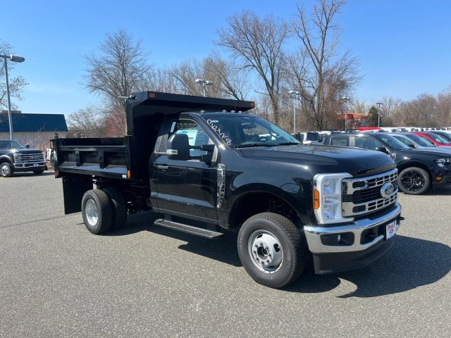 New 2026 Ford F350 XL w/ XL Chrome Package AWD/4WD image 2