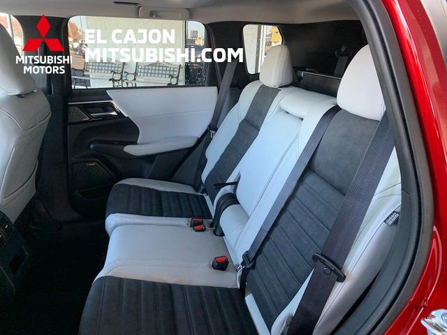New 2026 Mitsubishi Outlander SE FWD image 12