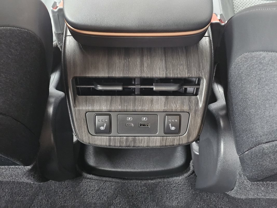 Used 2024 Nissan Ariya AWD image 20
