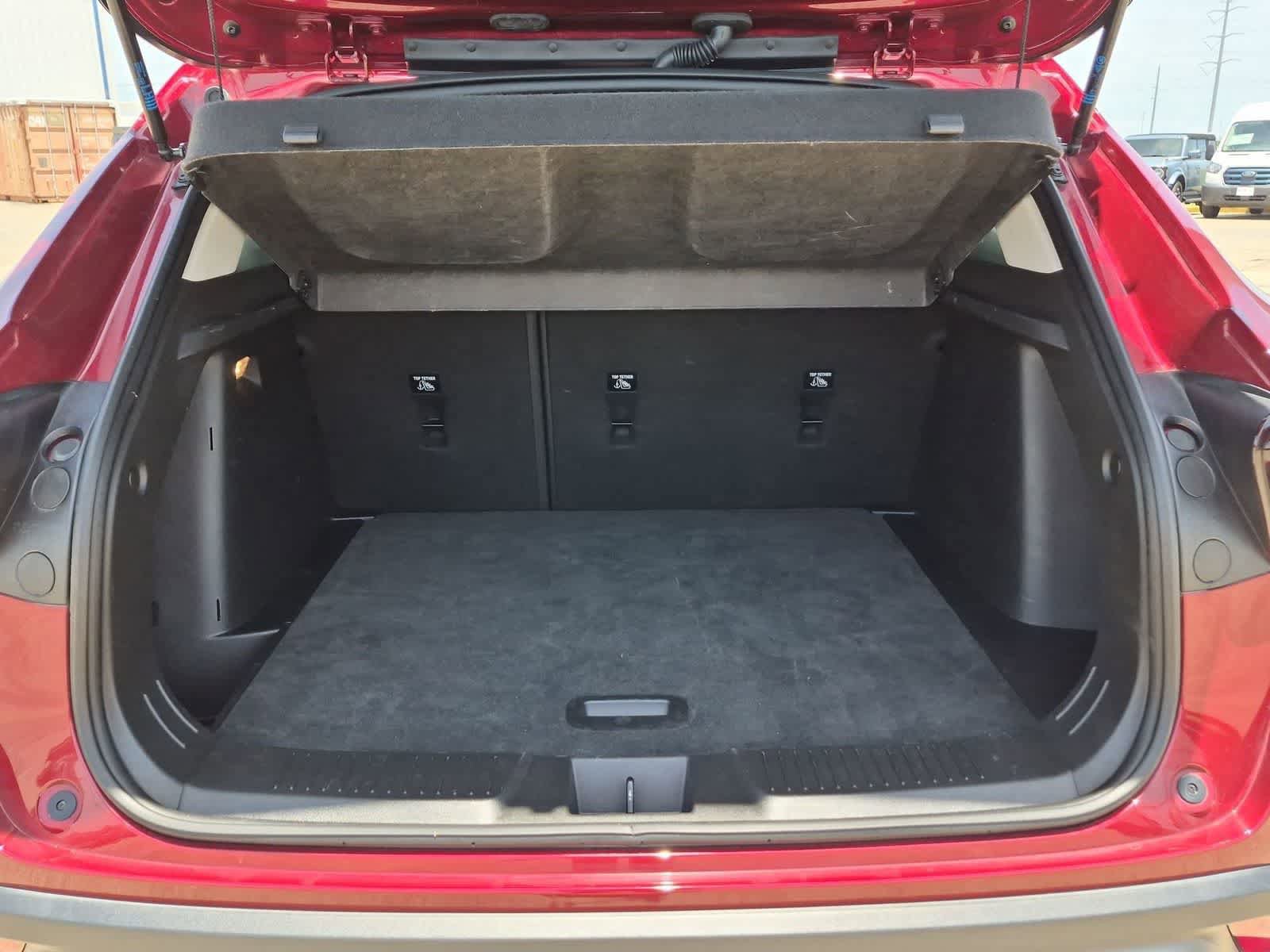 Used 2025 Chevrolet Trax LT FWD image 24