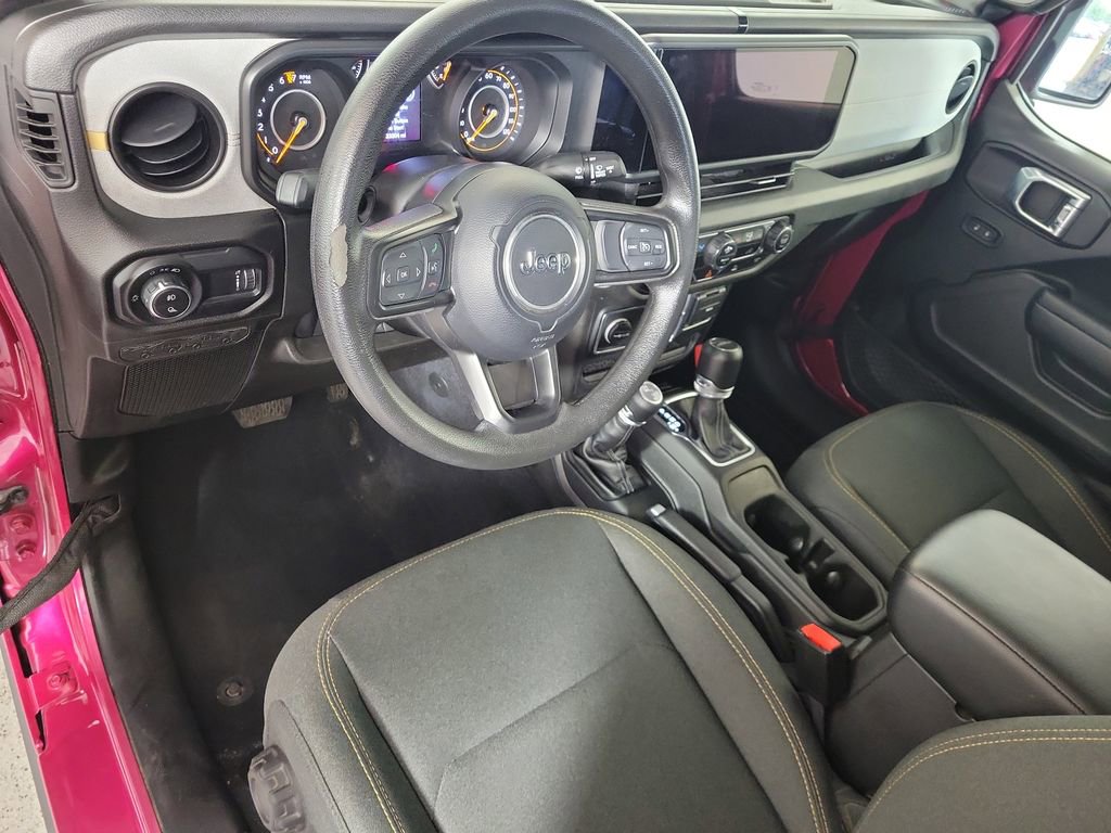 Used 2024 Jeep Gladiator Sport AWD/4WD image 10