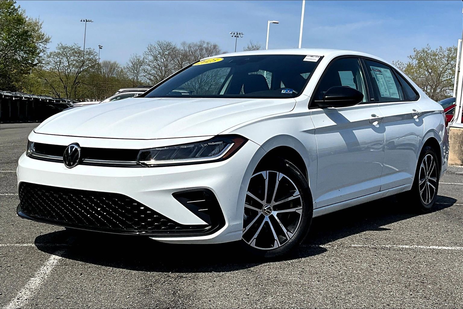 Used 2025 Volkswagen Jetta Sport image 1