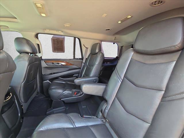 Used 2018 Cadillac Escalade Luxury RWD image 18