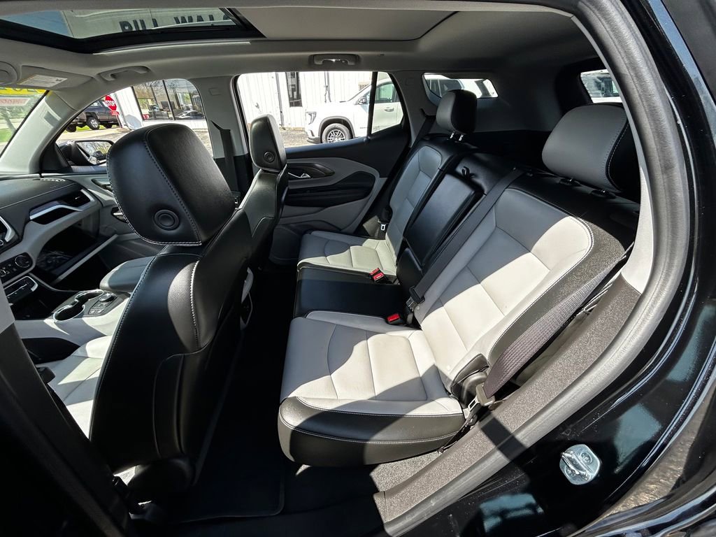 Used 2023 GMC Terrain SLT image 29