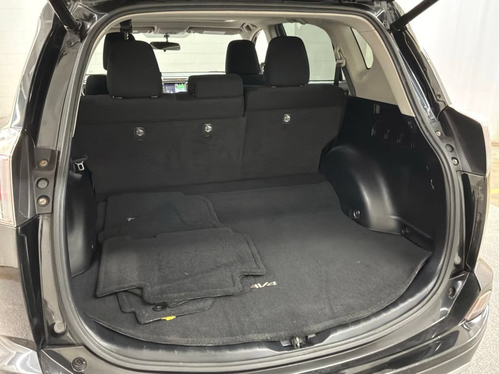 Used 2016 Toyota RAV4 XLE AWD/4WD image 26
