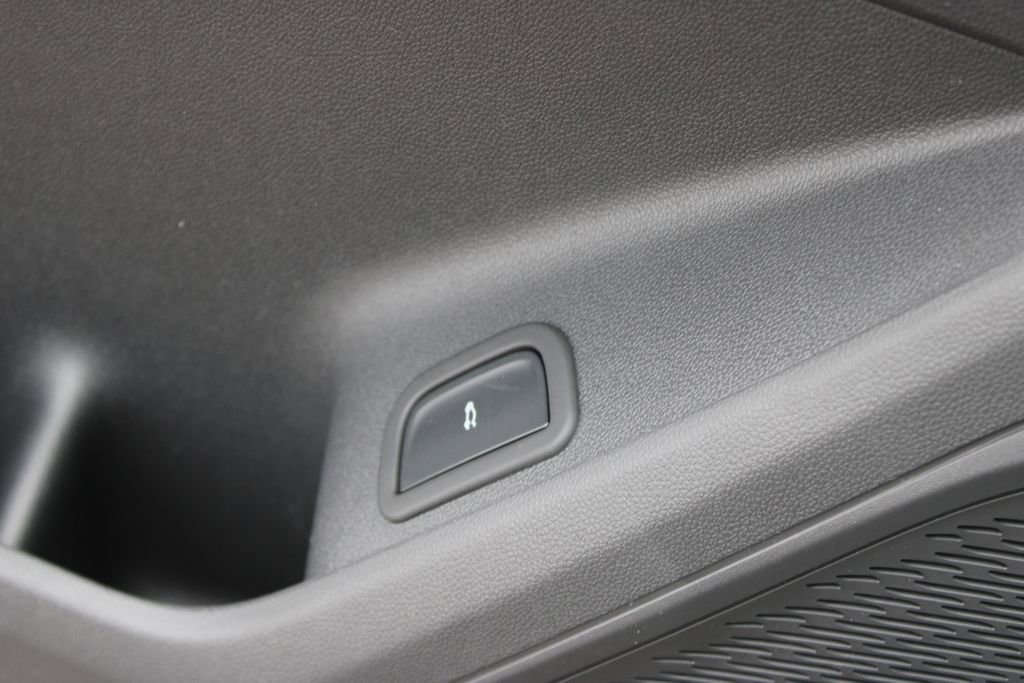 New 2026 Chevrolet Traverse LT w/ Sun and Wheel Package image 36