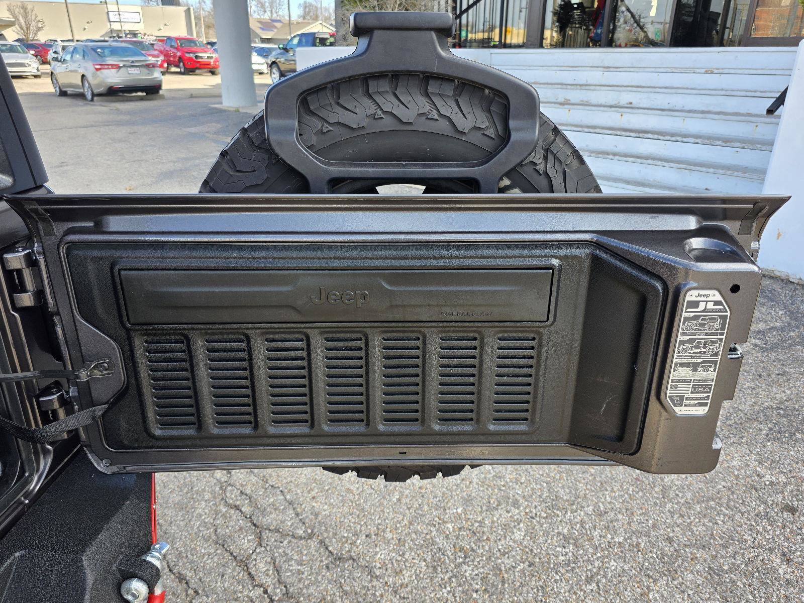 Used 2018 Jeep Wrangler Unlimited Sport image 34