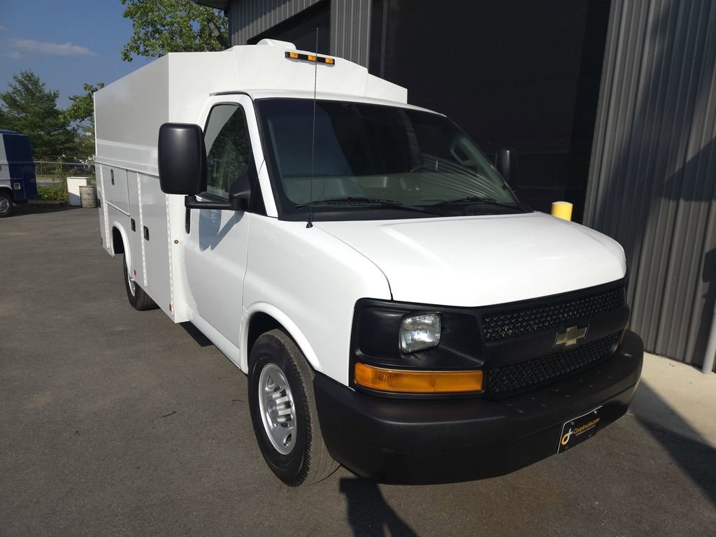 Used 2017 Chevrolet Express 3500 RWD image 6
