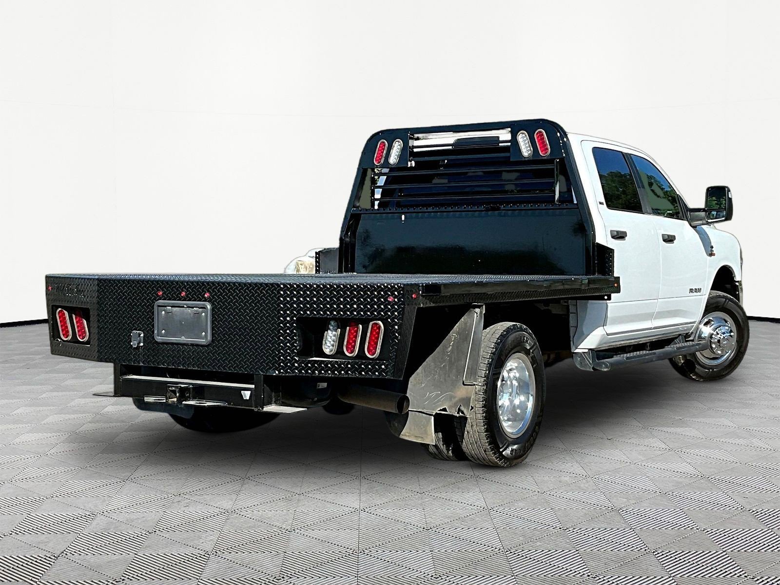 Used 2024 RAM 3500 SLT w/ Quick Order Package 2YG SLT AWD/4WD image 6