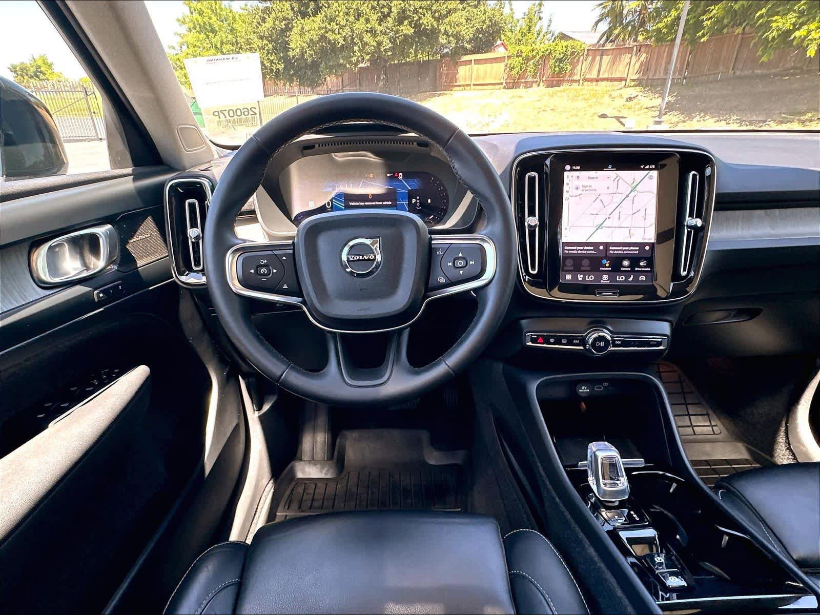 Used 2023 Volvo XC40 B5 Plus w/ Driver Assist Package AWD/4WD image 8