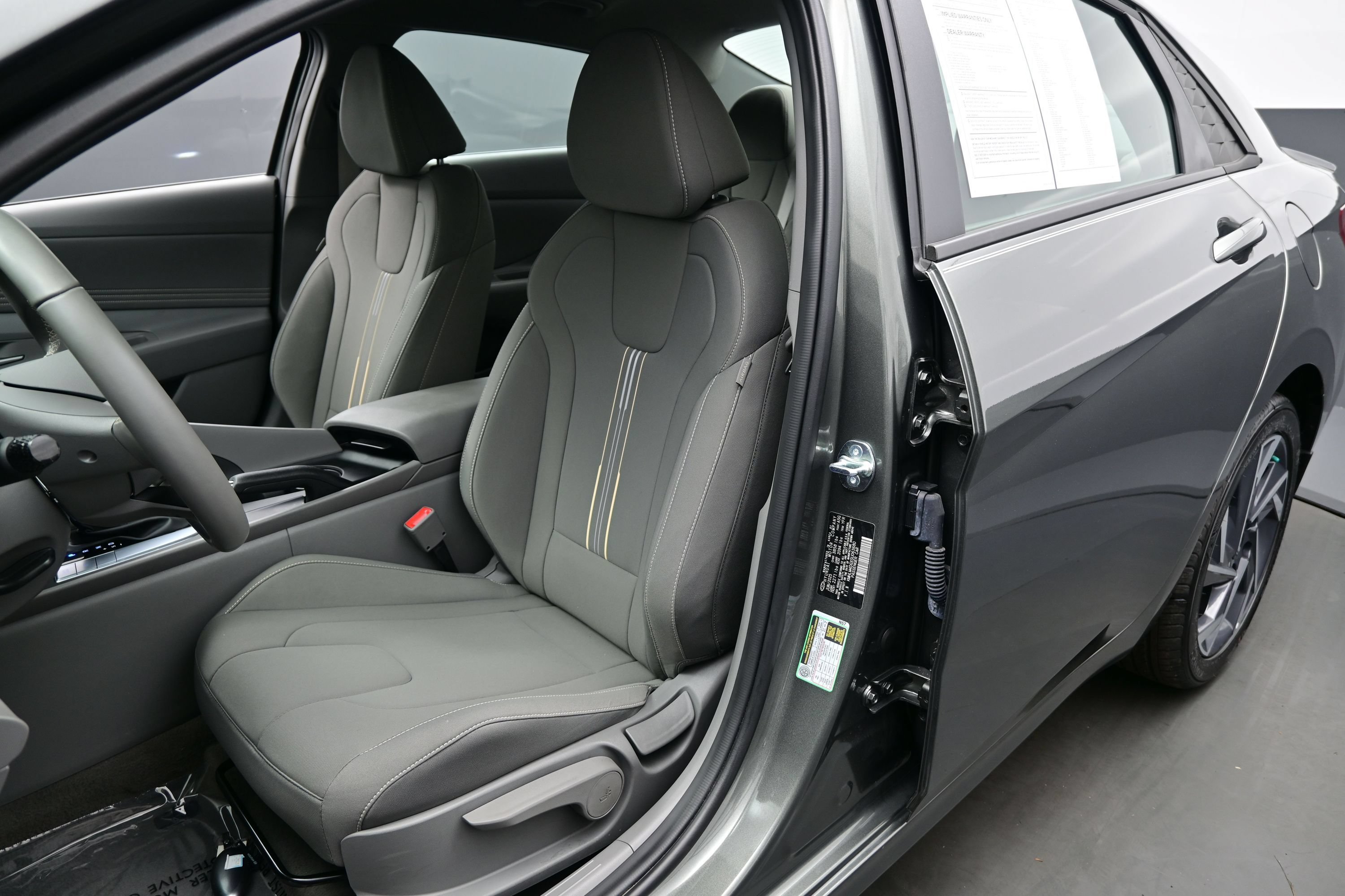 Certified 2025 Hyundai Elantra Sport FWD image 11