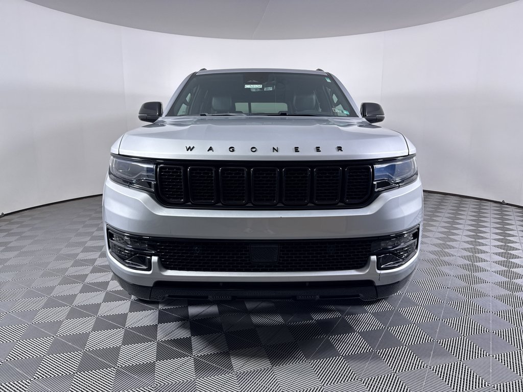 Used 2023 Jeep Wagoneer L Series II AWD/4WD image 2