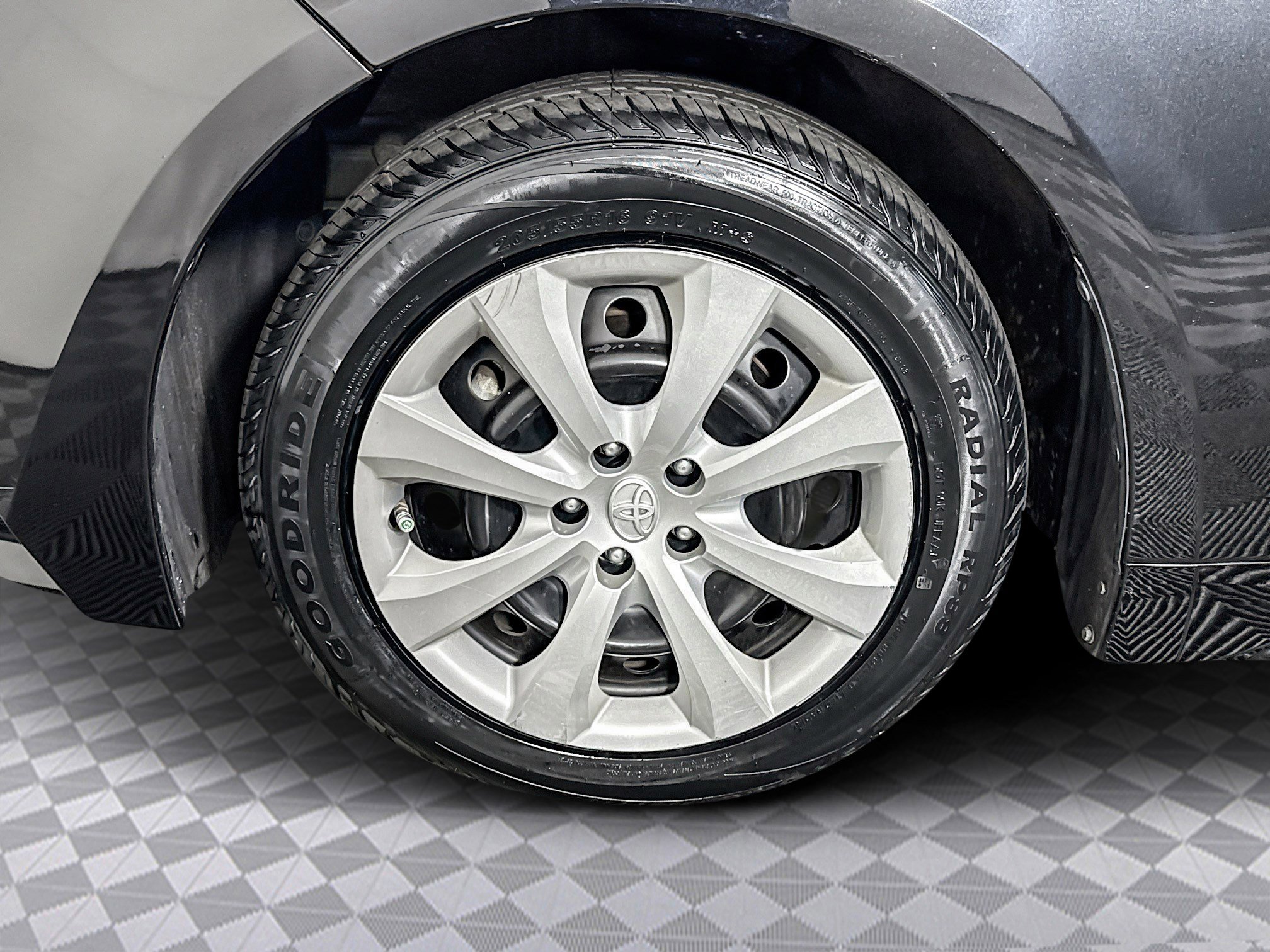 Used 2022 Toyota Corolla LE image 37