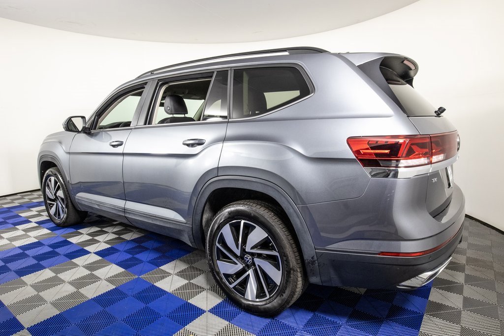 Used 2025 Volkswagen Atlas SE image 4