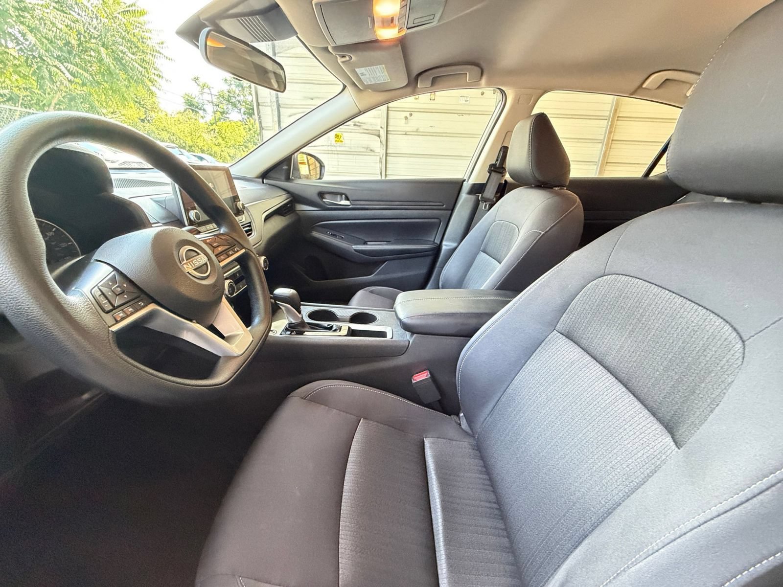 Used 2025 Nissan Altima 2.5 SV FWD image 22