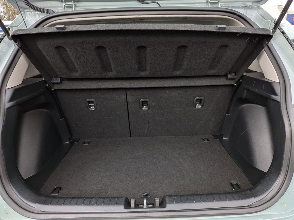 Used 2025 Hyundai Venue SEL image 29