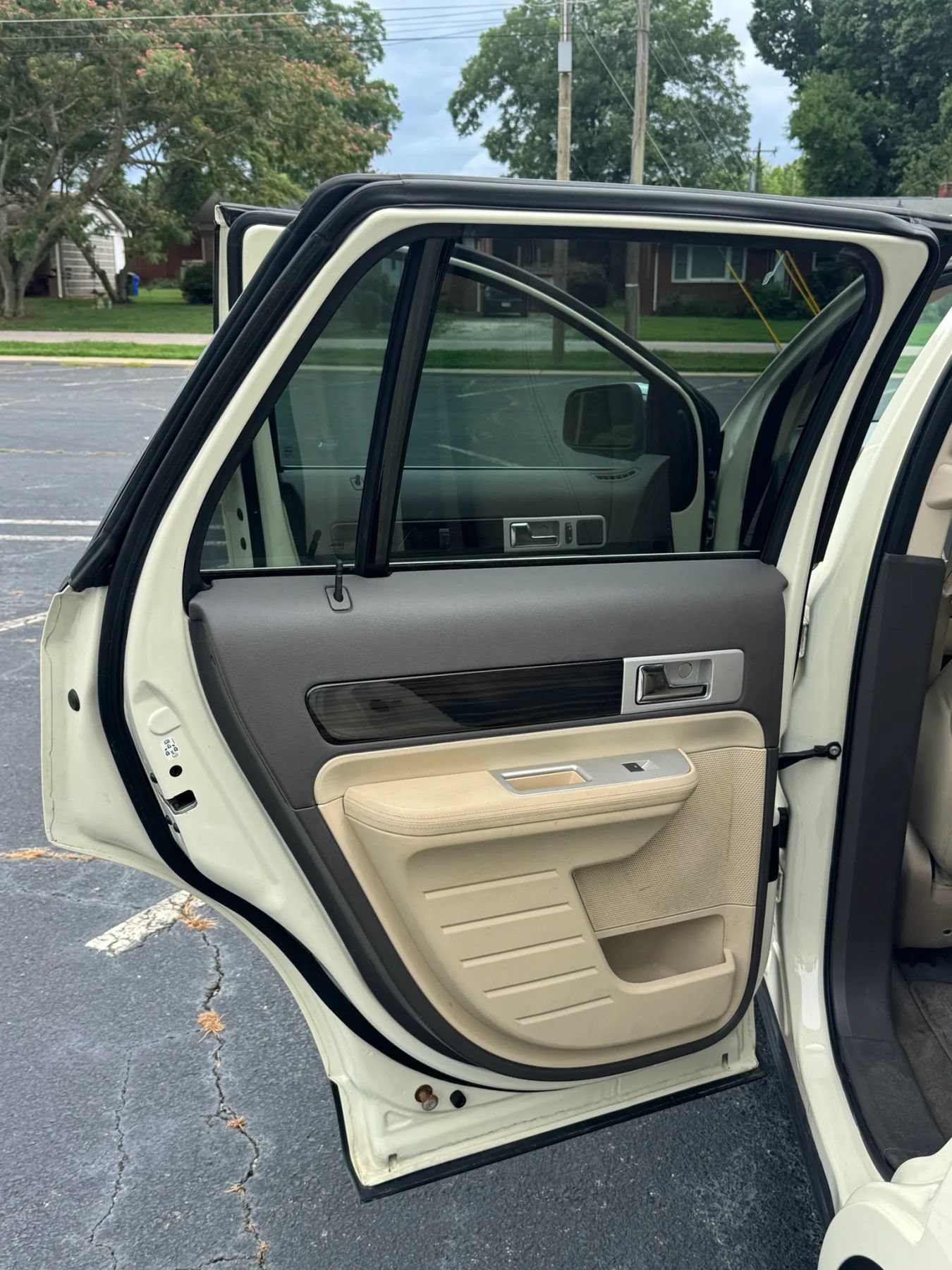 Used 2008 Lincoln MKX 2WD image 16