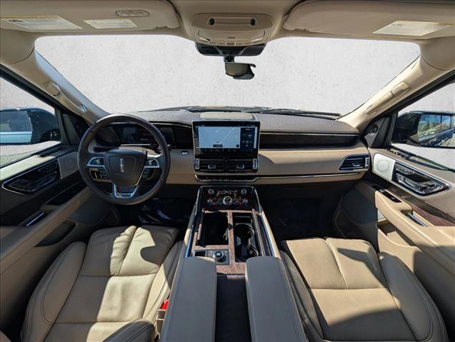 Used 2024 Lincoln Navigator Reserve image 19