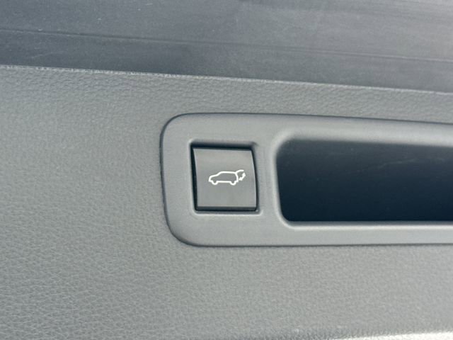 Used 2024 Toyota Highlander LE AWD/4WD image 29