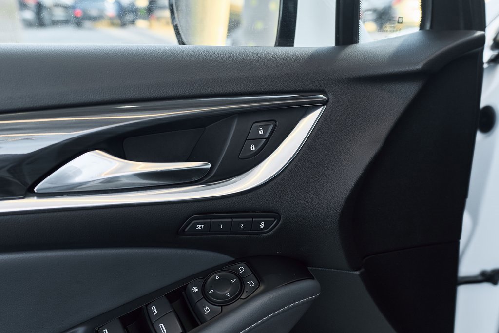 Used 2024 Buick Enclave Premium image 18