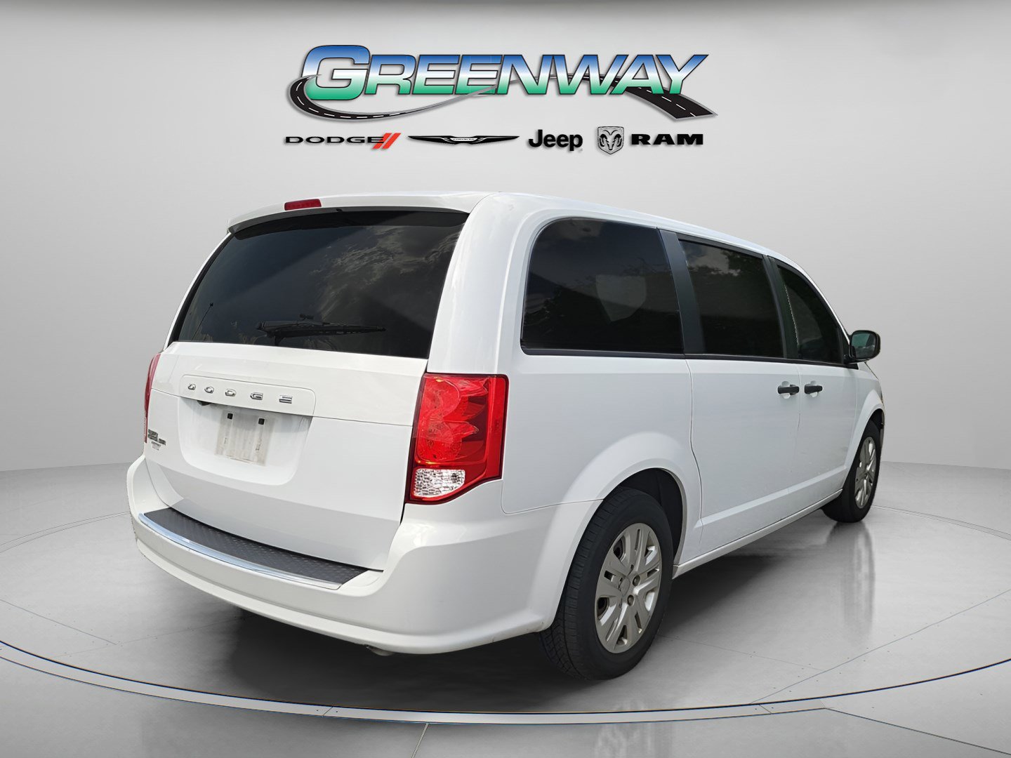 Used 2019 Dodge Grand Caravan SE FWD image 4