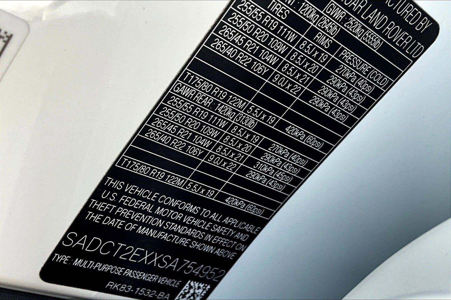 New 2025 Jaguar F-PACE R-Dynamic S image 13