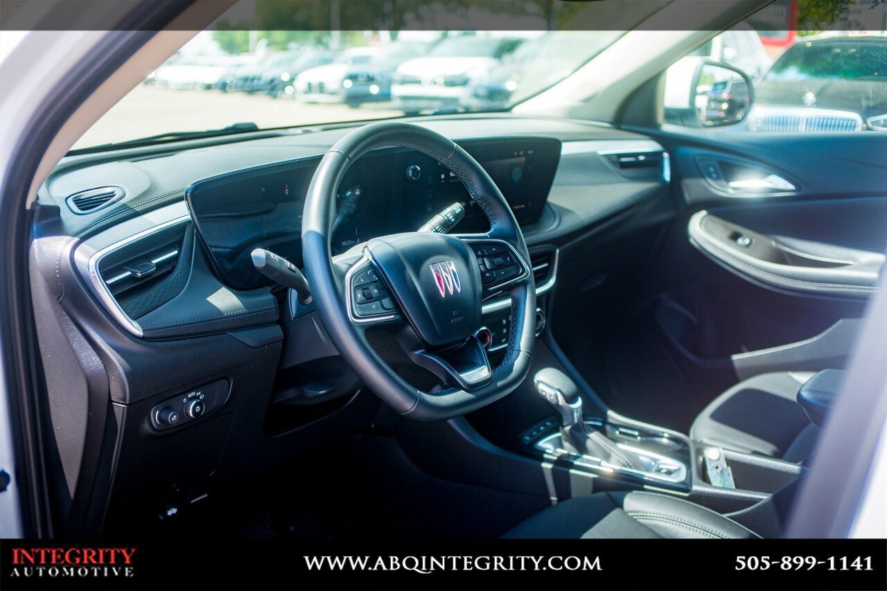 Used 2024 Buick Encore GX Sport Touring image 10