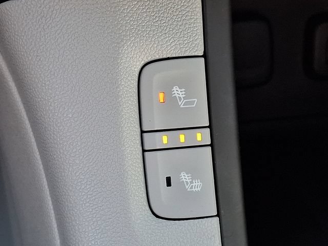 Used 2017 GMC Acadia SLT FWD image 19