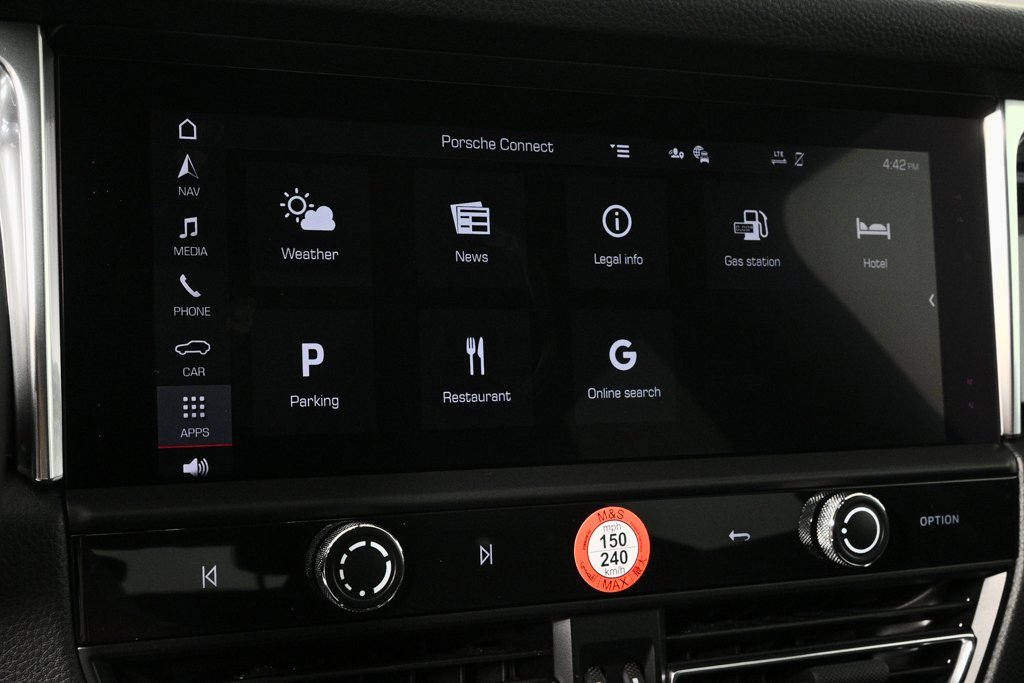 Used 2025 Porsche Macan image 16