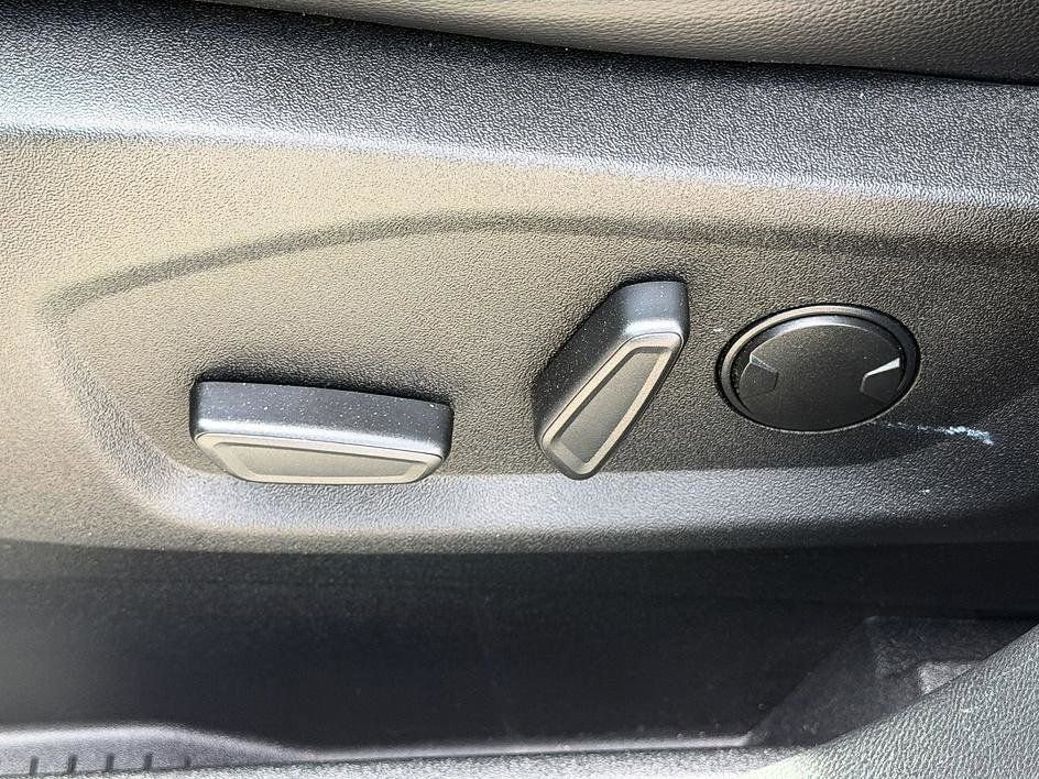 Used 2023 Ford Edge SEL w/ Convenience Package image 25