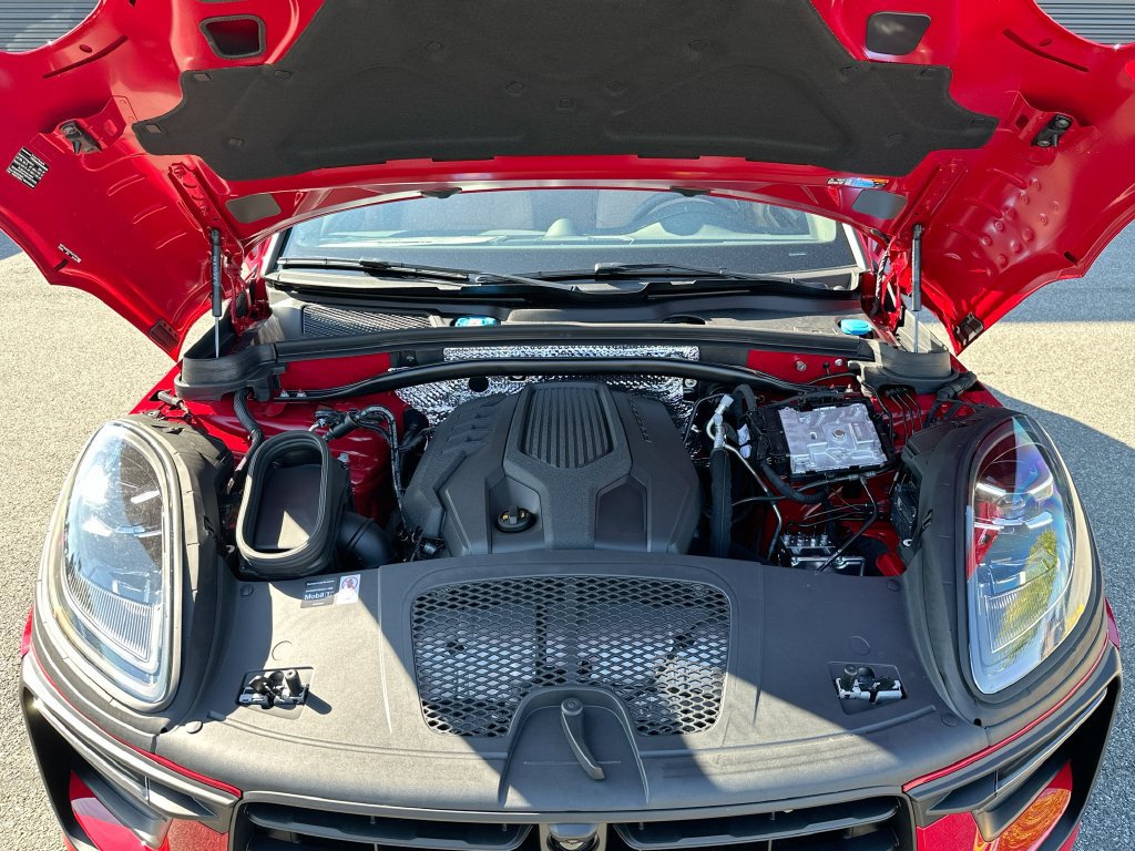 New 2026 Porsche Macan AWD/4WD image 32