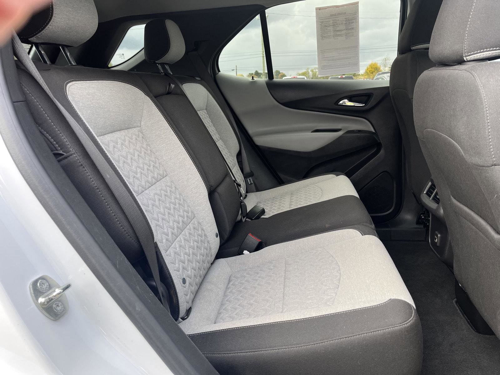 Used 2023 Chevrolet Equinox LS image 40