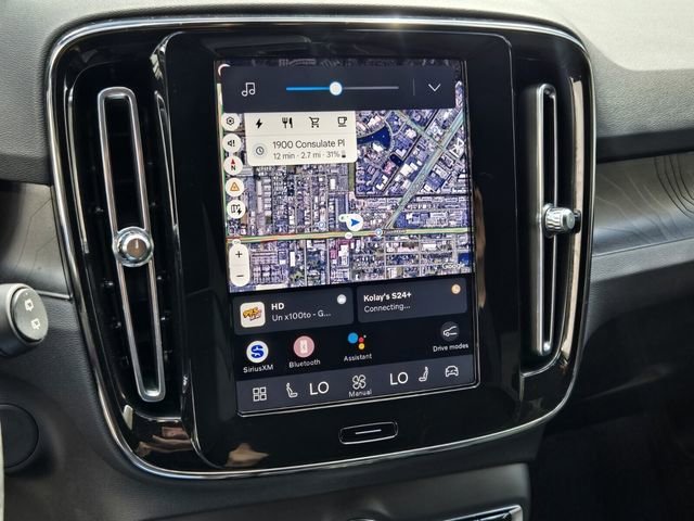 Used 2023 Volvo XC40 Recharge Plus image 19