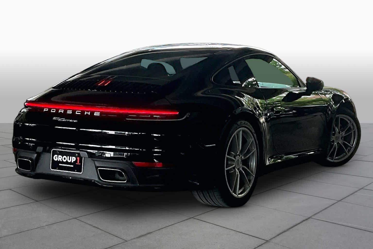 Used 2024 Porsche 911 Carrera RWD image 12