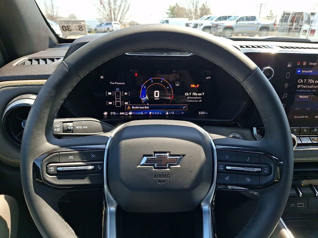 Used 2025 Chevrolet Colorado ZR2 w/ Midnight Edition image 19